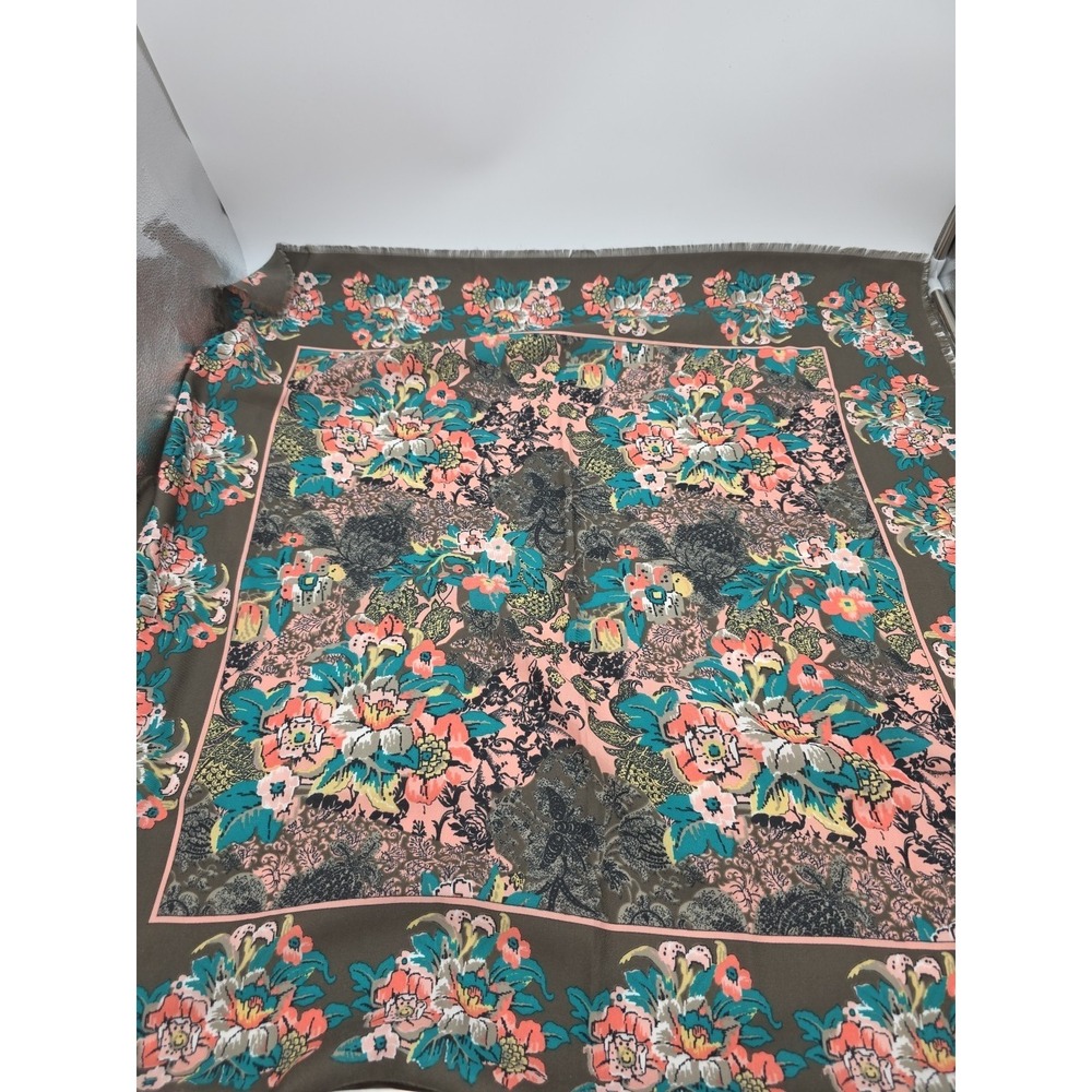 COMPAGNIE INTERNATIONALE EXPRESS Scarf 35" Square Fringe Floral Garden